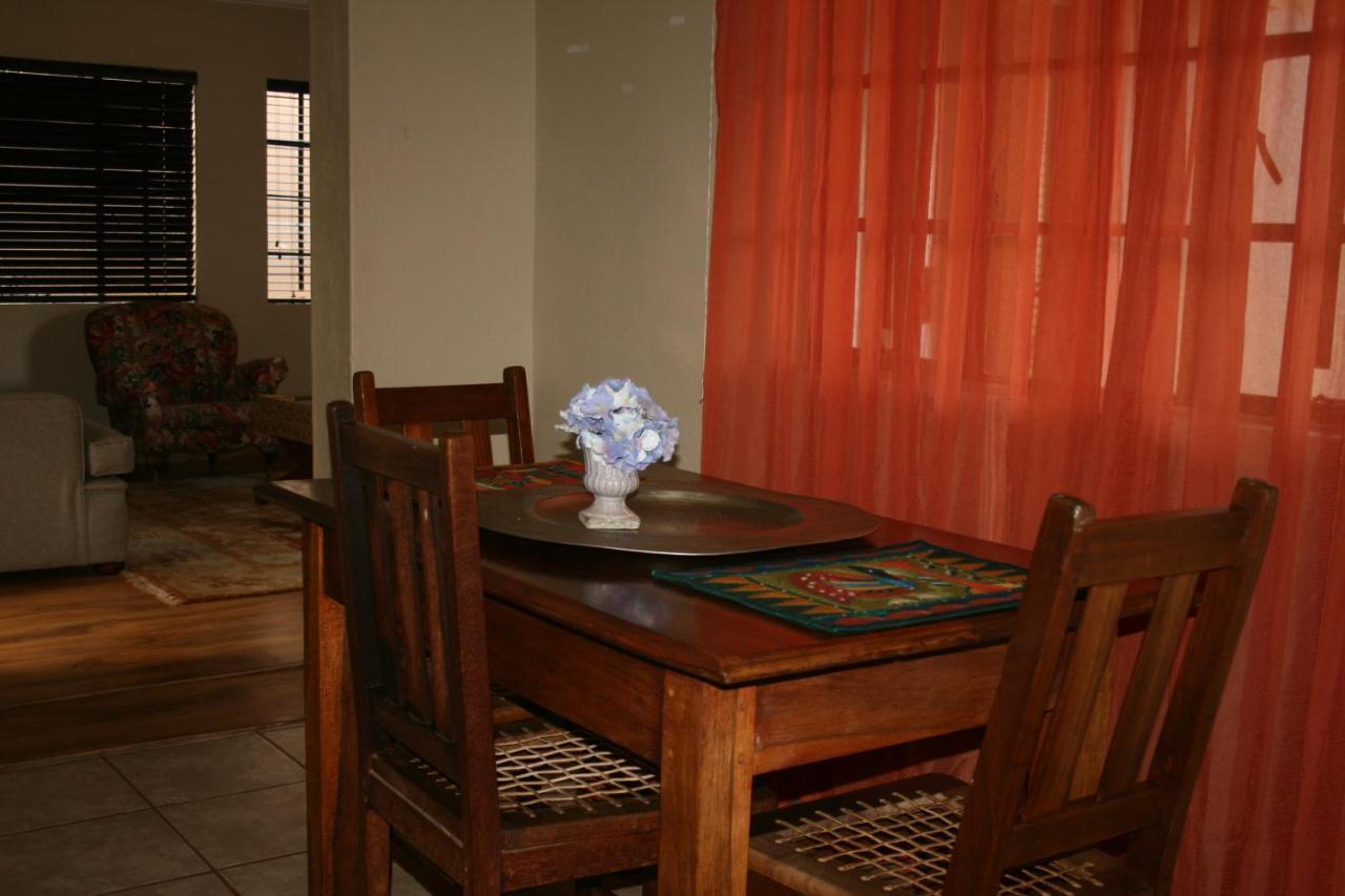 Douglas Villas Tzaneen Esterno foto